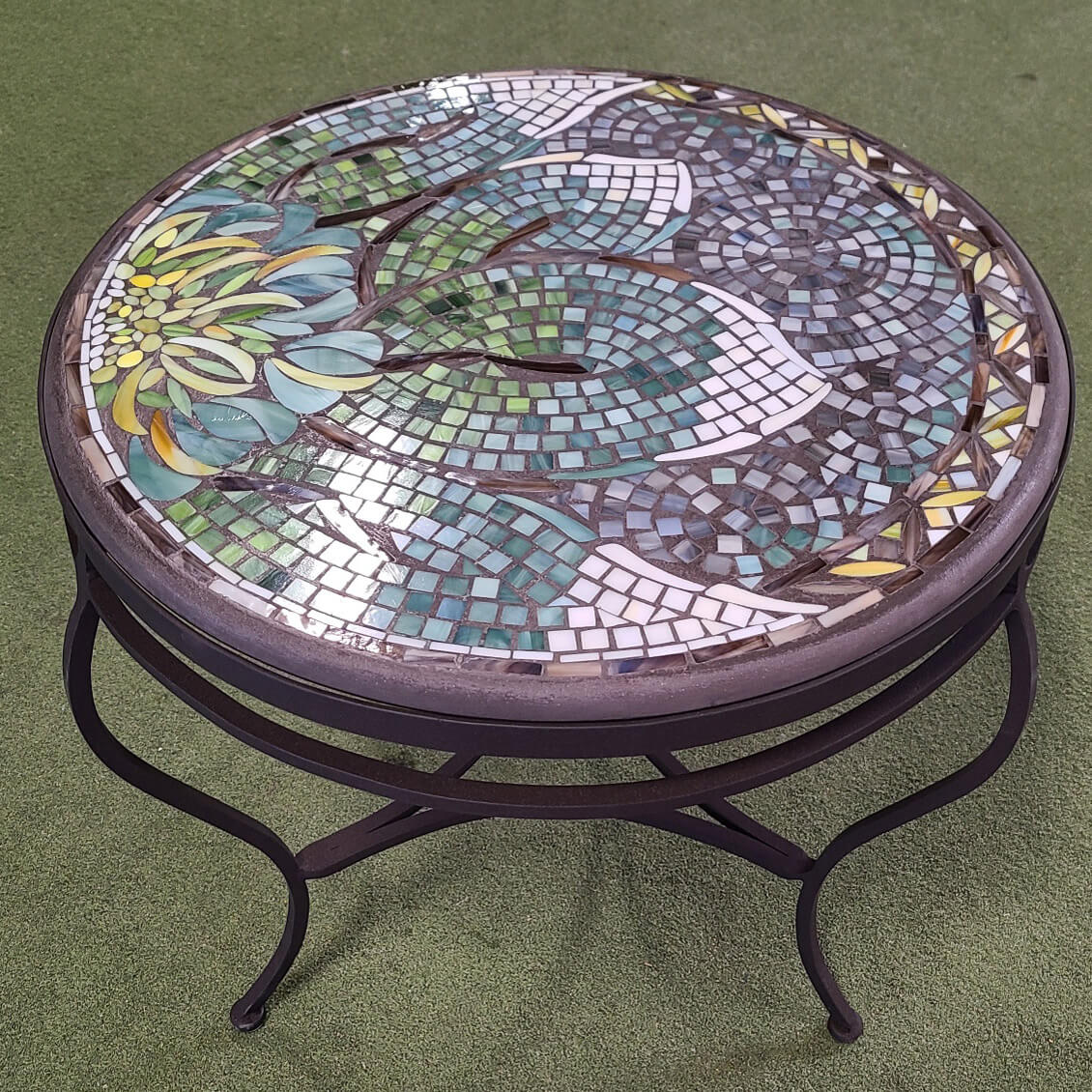 KNFNellie Olson Lovina 24" Round Mosaic End Table Outdoor Furniture